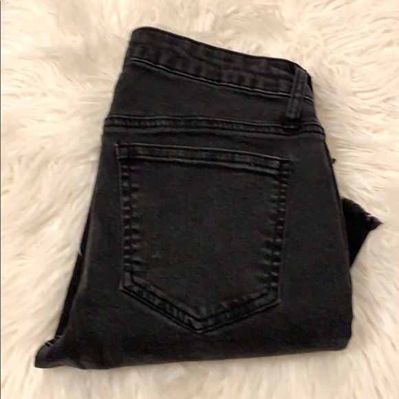Design Lab Lord & Taylor Black Crop Ruffle Jeans - Picture 9 of 13